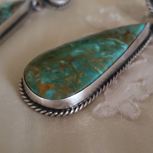 AUTHENTIC, Navajo, Sterling Silver Native American Teardrop Earrings. - Picture 7 of 9